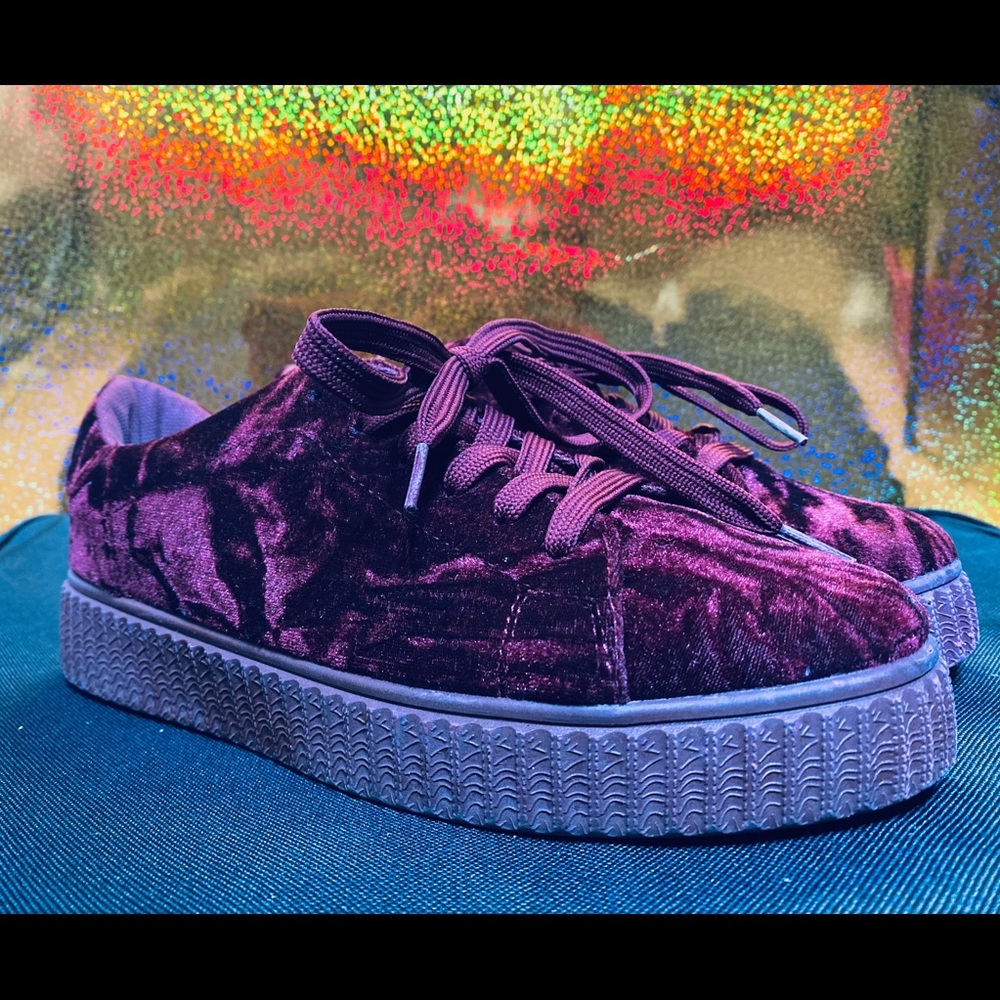 Burgundy Platforms🥀